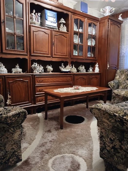 Mobilier sufragerie si canapea