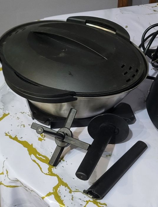 Продаётся кухонный комбайн