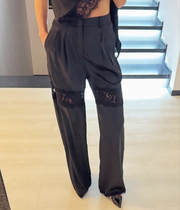 Pantaloni cu dantela