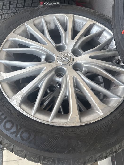 Шины зимные 215/55R17