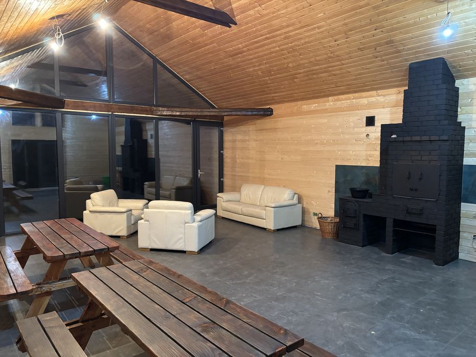 Închiriez cabană! 6 dormitoare fiecare cu baie proprie/jacuzzi inclus