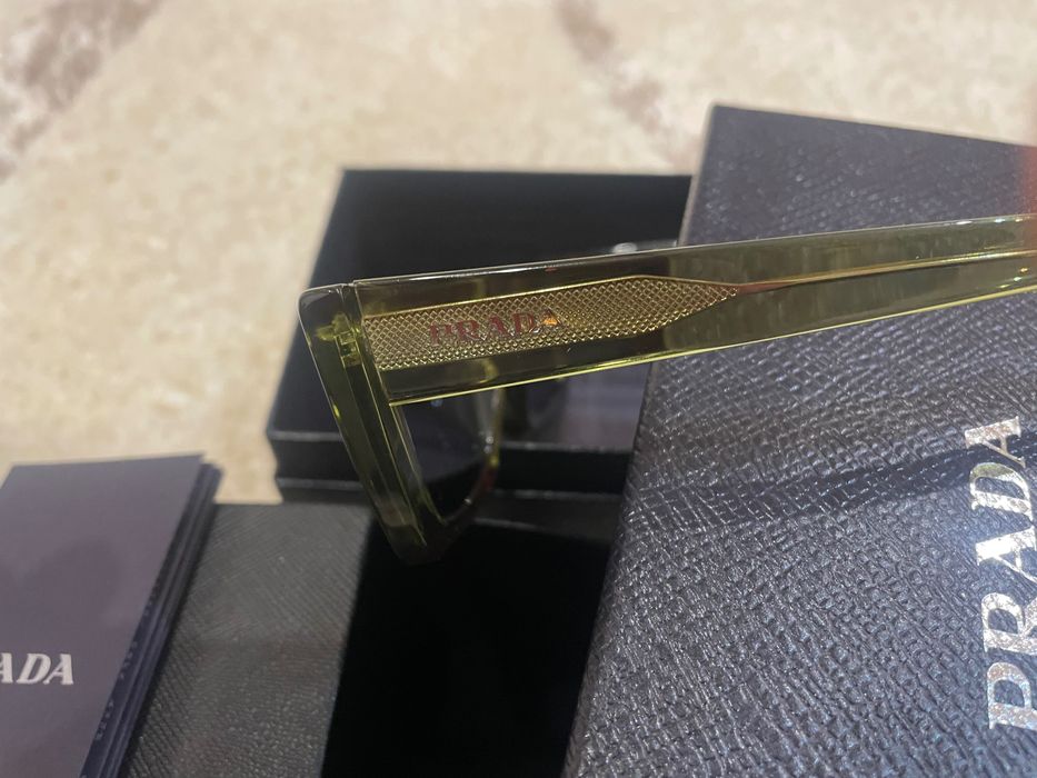 Мъжки слънчево очила Prada