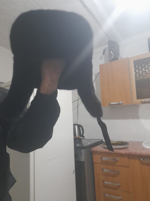 Продам шапку возможен торг