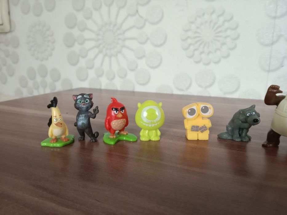 Киндер фигурки и машины