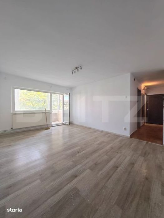 Apartament spatios, 4 camere, 2 bai, 2 balcoane,etaj intermediar,zona — fotografia 1