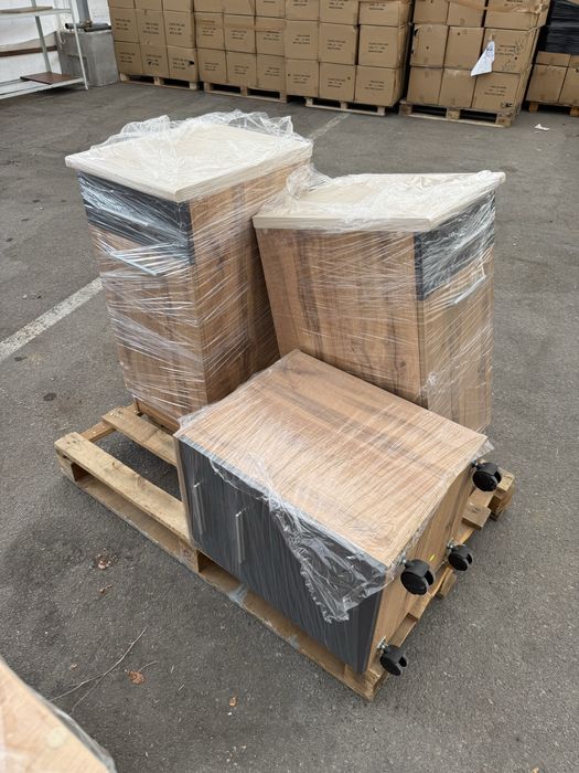 Кухня с плот и мивка