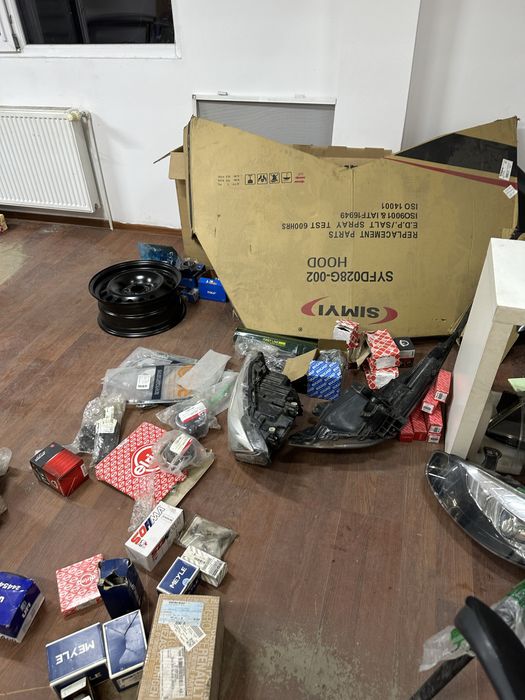 Piese noi de vanzare