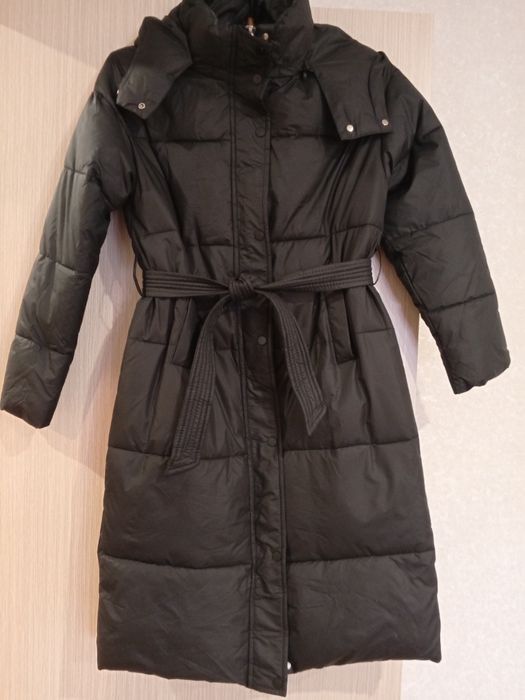 Зимняя куртка очень теплая.