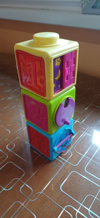 Лот бебешки играчки 6+ месеца