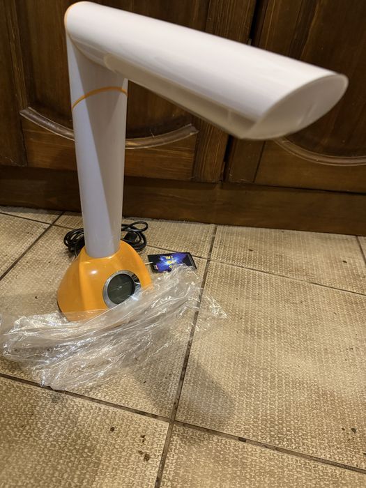 Продам настольную лампу