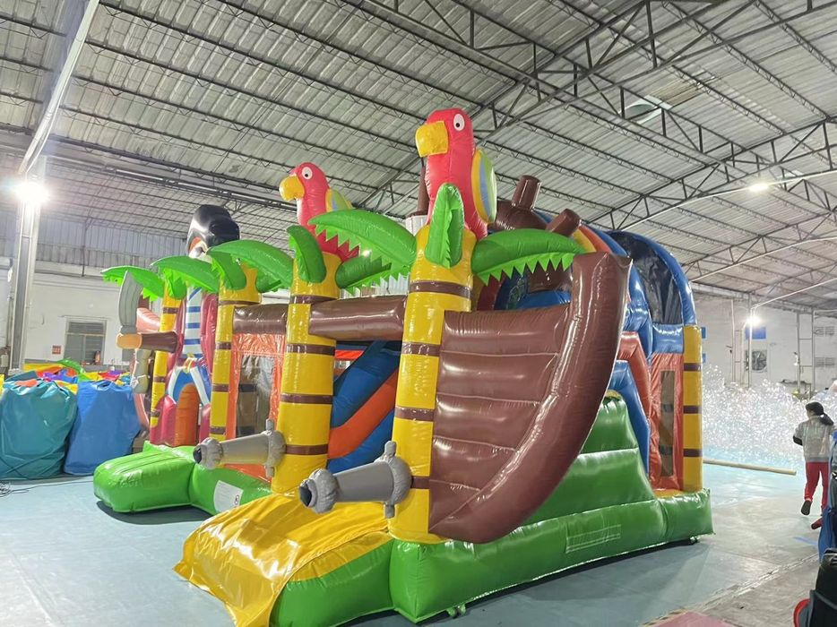 Corabia cu pirati tobogan gonflabil