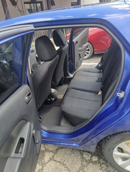 Mazda 2          Redus la 2500
