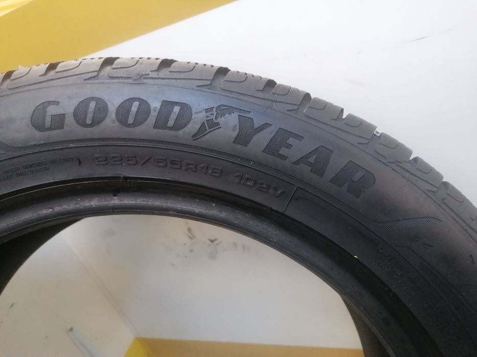 225/55/18 4 *Goodyear iarna 102v dot 3224.  5,,60mm