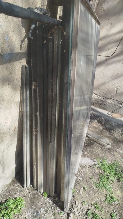 Стекло  за 1000 тенге состояние б/у