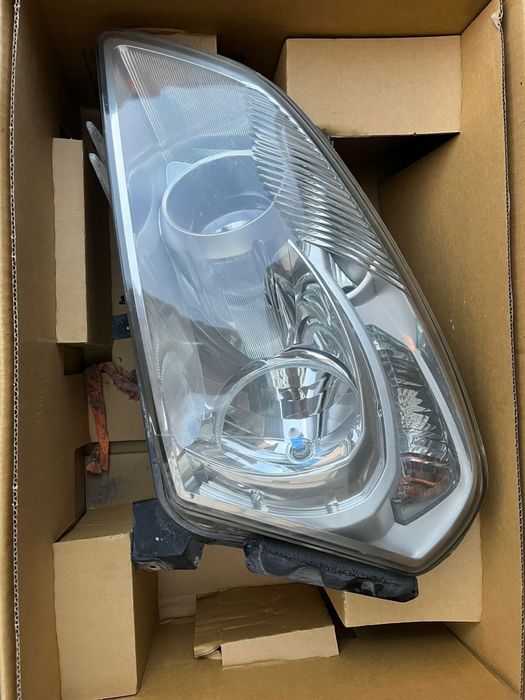 Продам Фар  camry 70