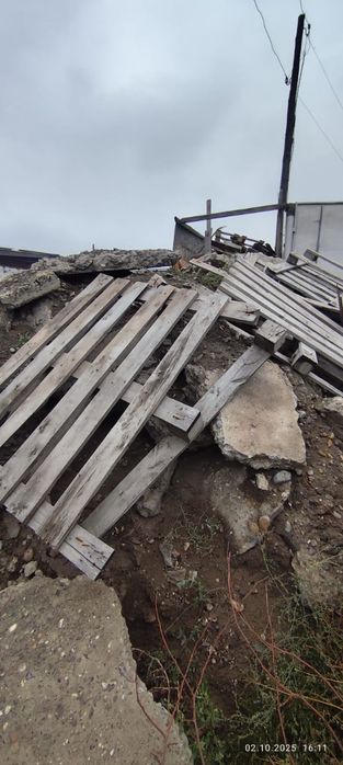 Отдам бесплатно грунт с бетоном