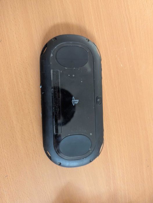Playstation vita 2000.