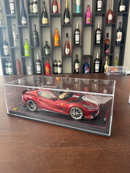Macheta 1:18 Ferrari 812 Competizione Noua