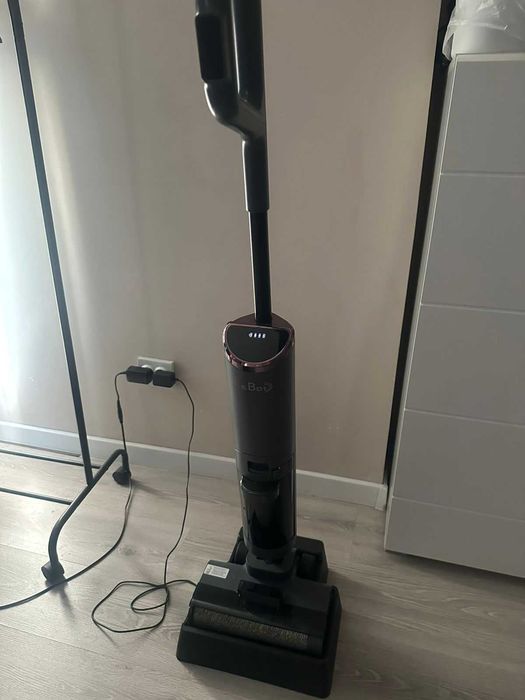 Продаю пылесос Le Bot Y20