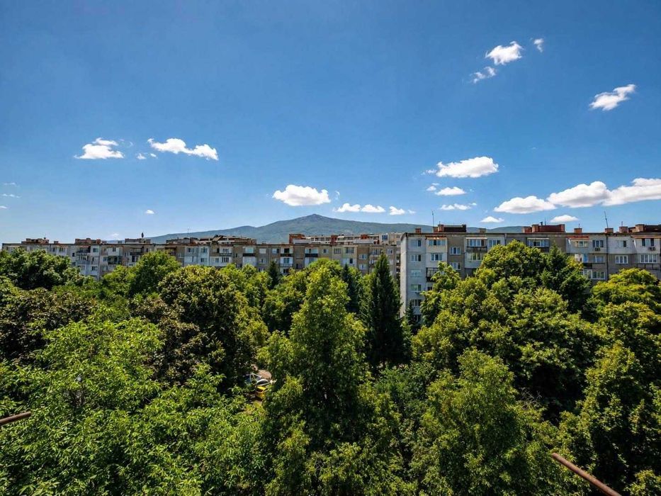 Продава се тристаен апартамент