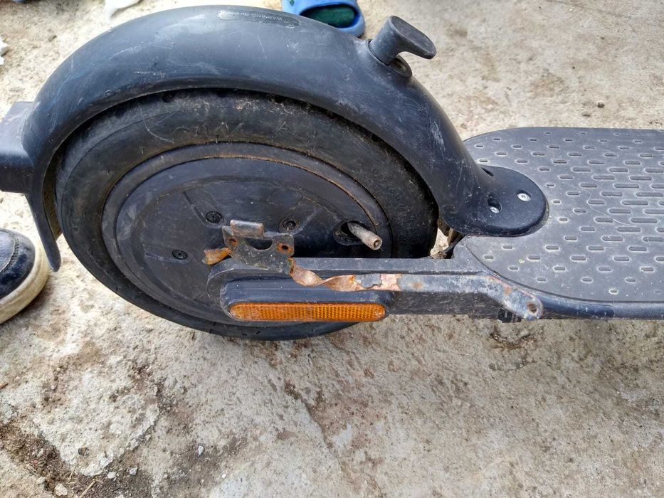 Trotinetă electrică ieftină