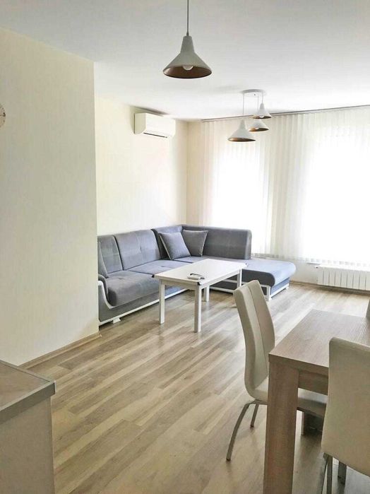 Дава се под наем Тристаен апартамент в Пловдив, Център - 88 кв.м за 450 € - Снимка #1