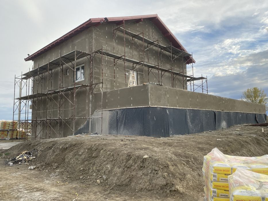 Tencuiala mecanizata si glet