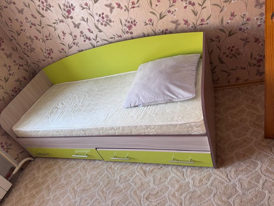 Кровать подростковая
