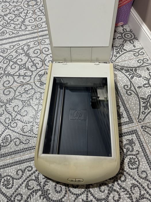 Сканер HP scanjet 2400+