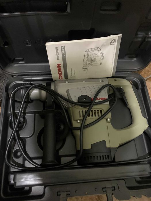 Продается перфоратор CROWN  CT18055