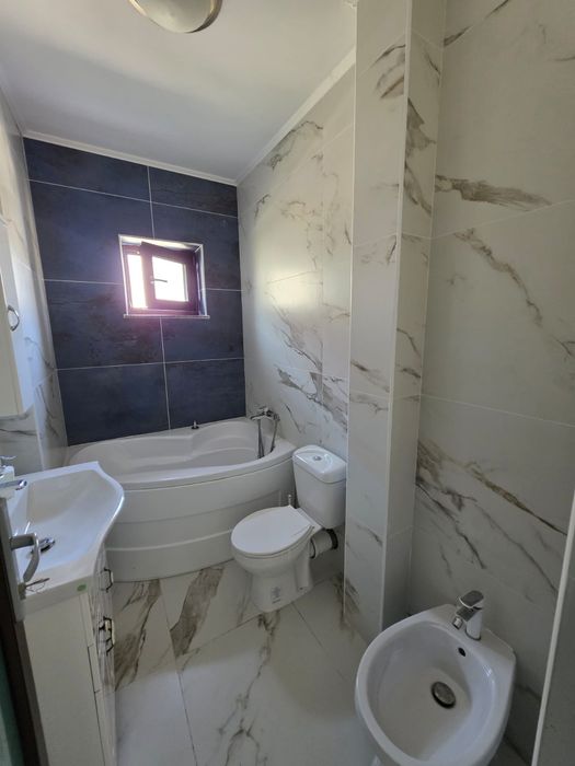 Închiriez apartament 2 camere SD