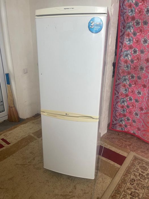 Продам холодильник