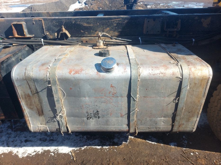 Продам бак 600 л