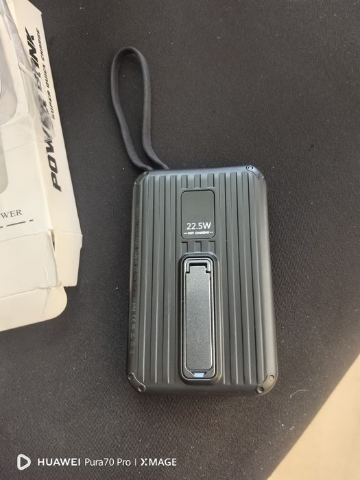 Външна батерия (Power Bank) модел HX100M4 с капацитет от 10800mAh.