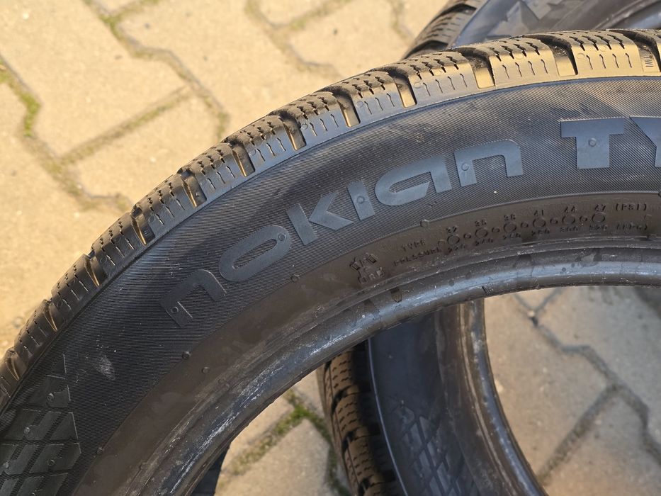 225 50 17 Nokian