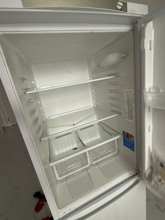 Холодильник Indesit