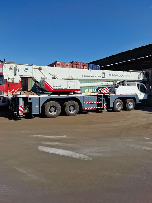 Автокран кран 70 тонн.