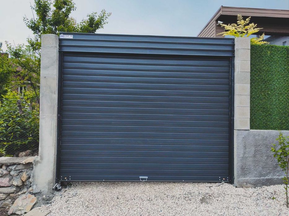 Охранителни ролетки и гаражни врати