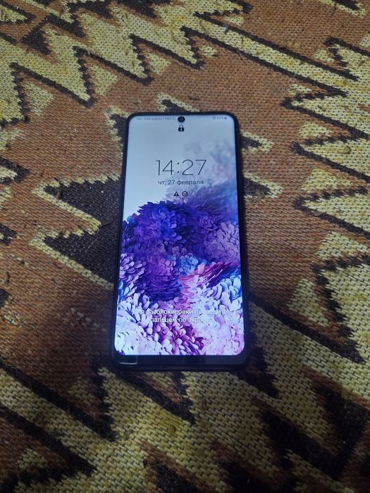 Продам смартфон Самсунг S20+