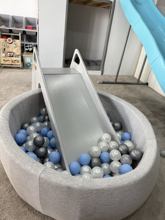 Piscina bile si tobogan