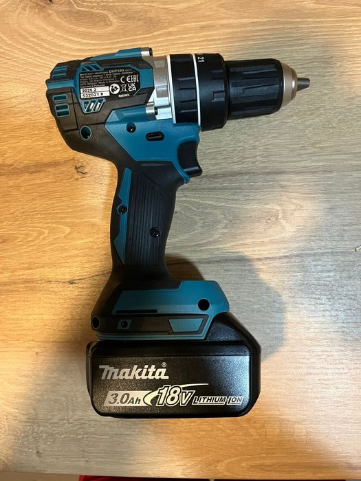 Set încărcator Makita 18V, bormasina Makita DHP 484 și Makita DHP487