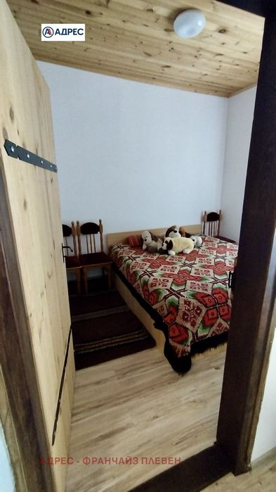 Къща в Ловеч, област-с.Скандалото площ 76 цена 115000
