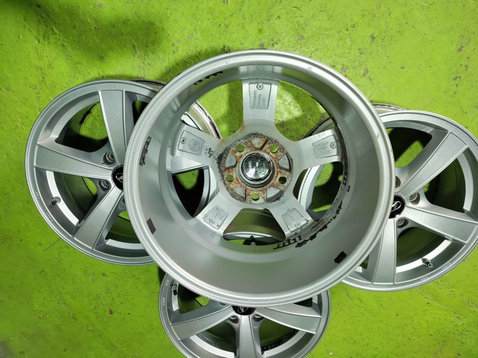 16 5x114.3 Hyundai Kia лети джанти 5х114.3