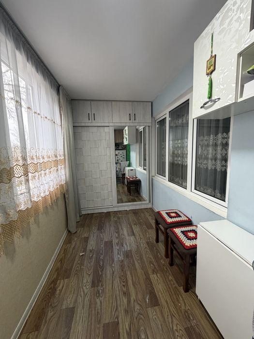 Продаётся 2 ком 8 микрорайон