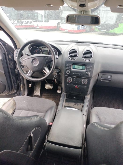 Vând /schimb Mercedes ml
