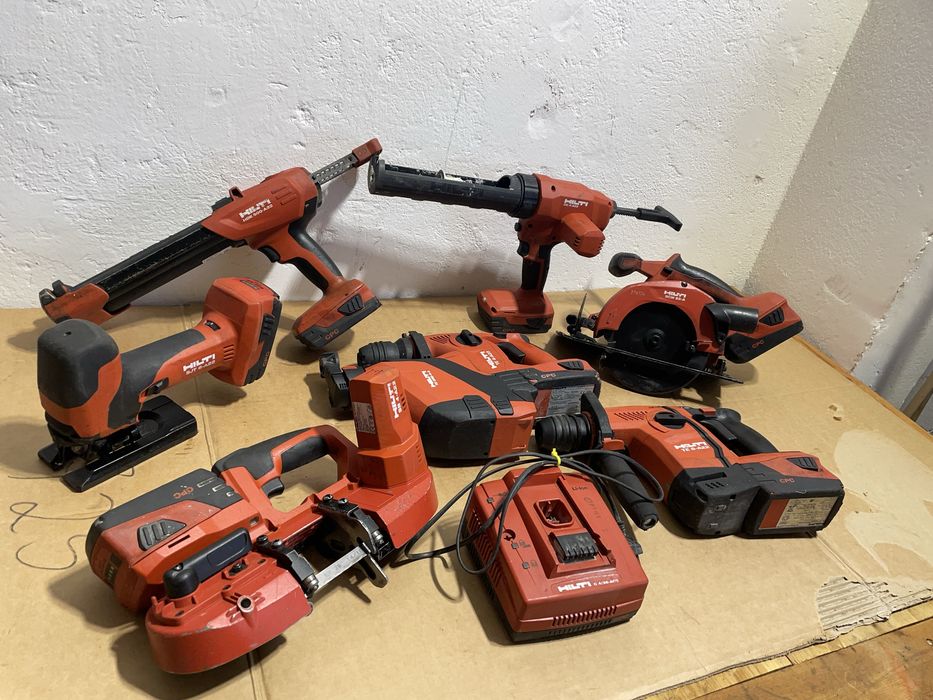 Hilti set corp +baterie 500 ron buc sau 3500 ron toate