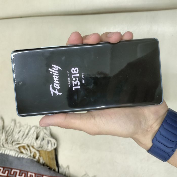 Продам oneplus 12r 12/256