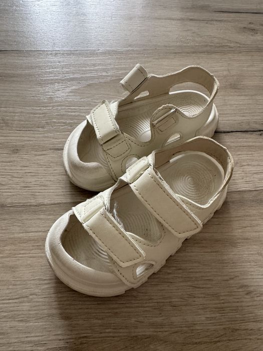 Сандалии летние