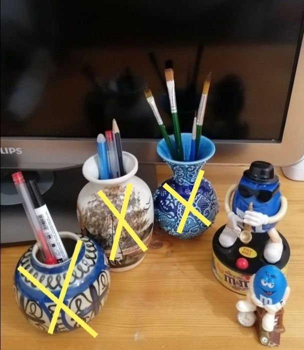 Фигурки, рамки, вазочка, тарелочки, колокольчик