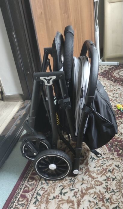 Продам Коляску прогулочную Ining baby